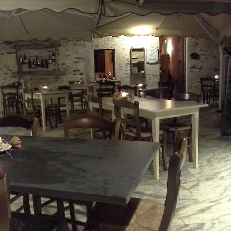 La Canonica Room's לינה וארוחת בוקר